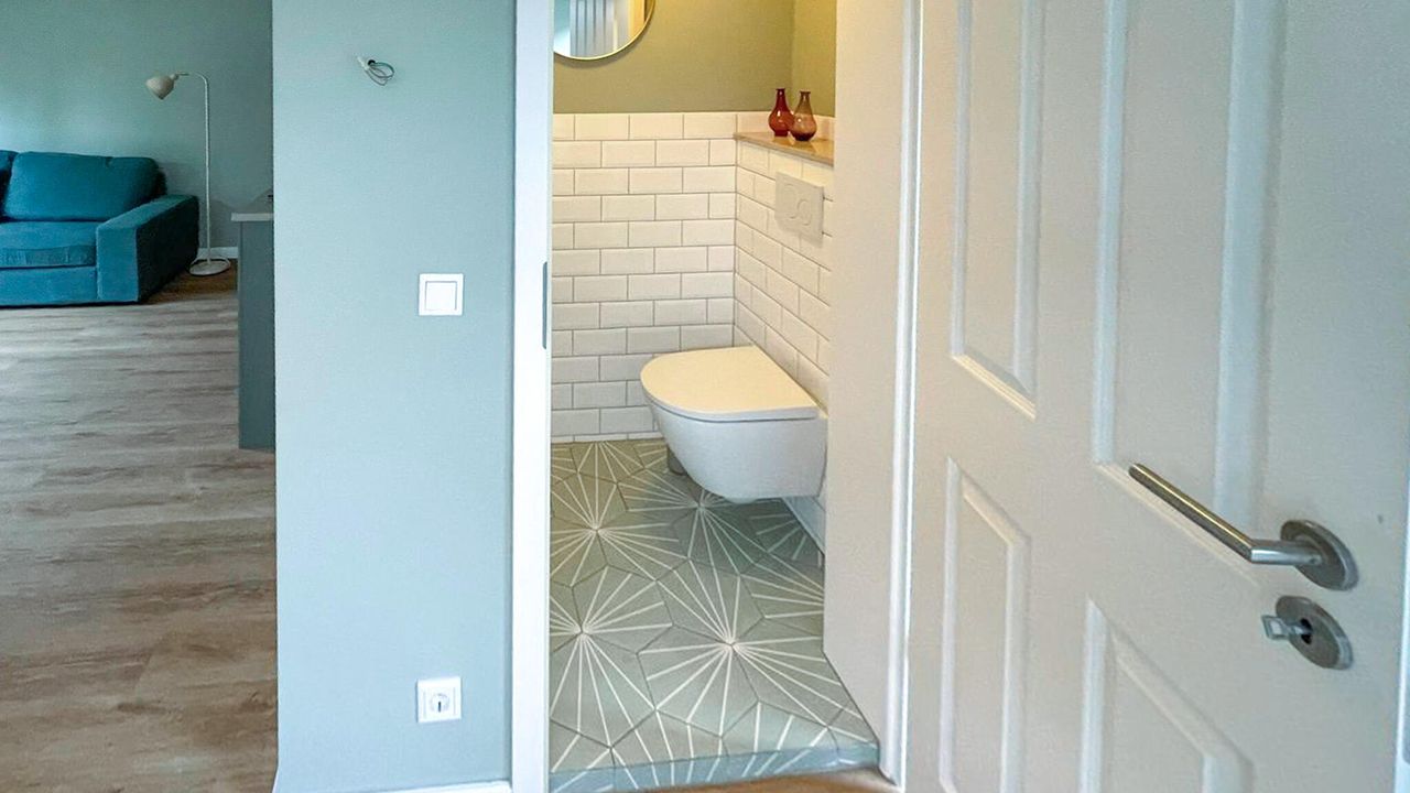 bathroom bathroom